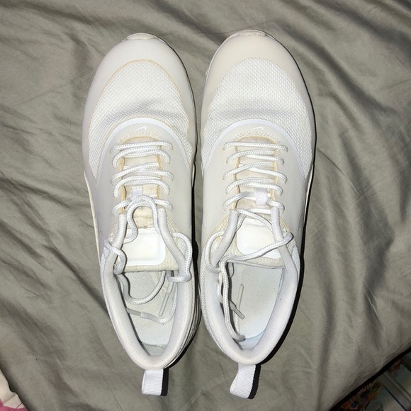 Nike Women’s Air Max Thea’s - Picture 3 of 6